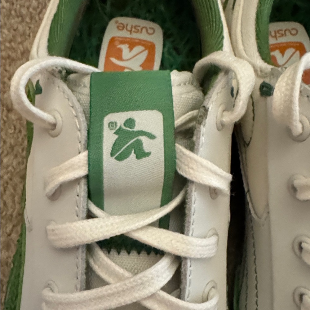 NIB Cushe Boutique Women’s Sneaker, White and Green, US Size 8 - Picture 7 of 10